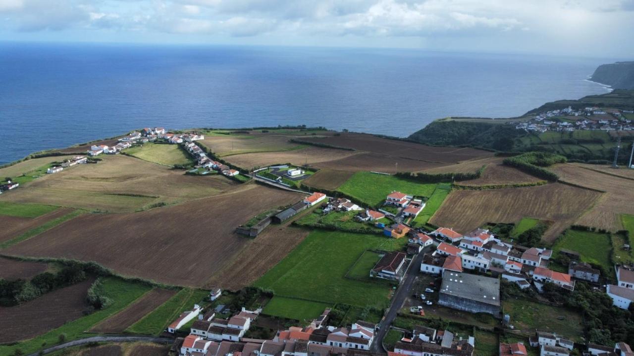 Perola Achadense Guesthouse Achada エクステリア 写真