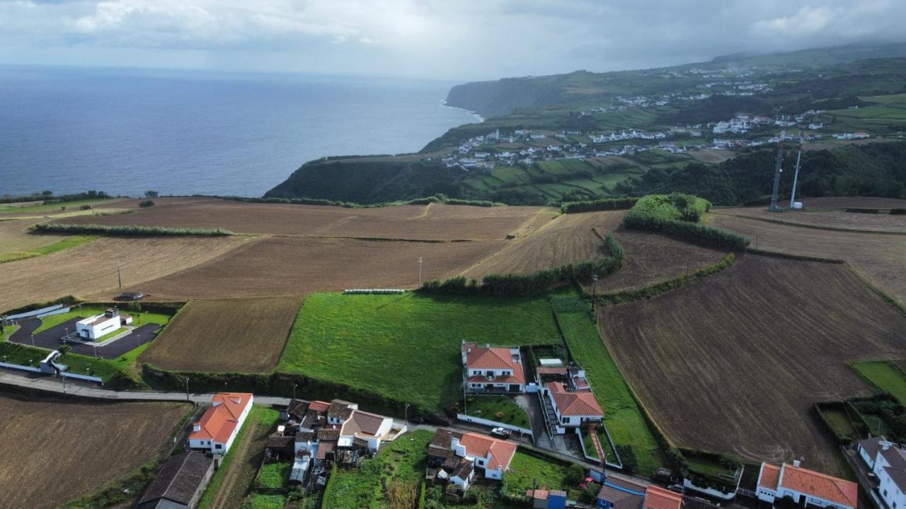 Perola Achadense Guesthouse Achada エクステリア 写真